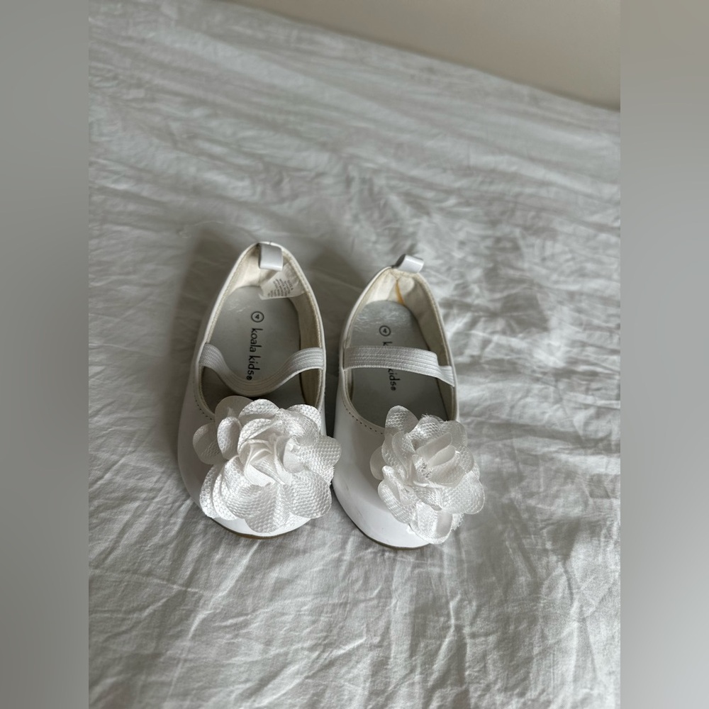 Koala kids white mary jane shoes size 4